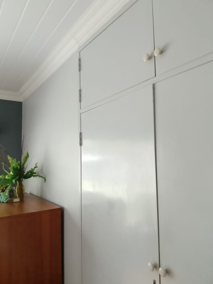 5 Bedroom Property for Sale in Lourenspark North West